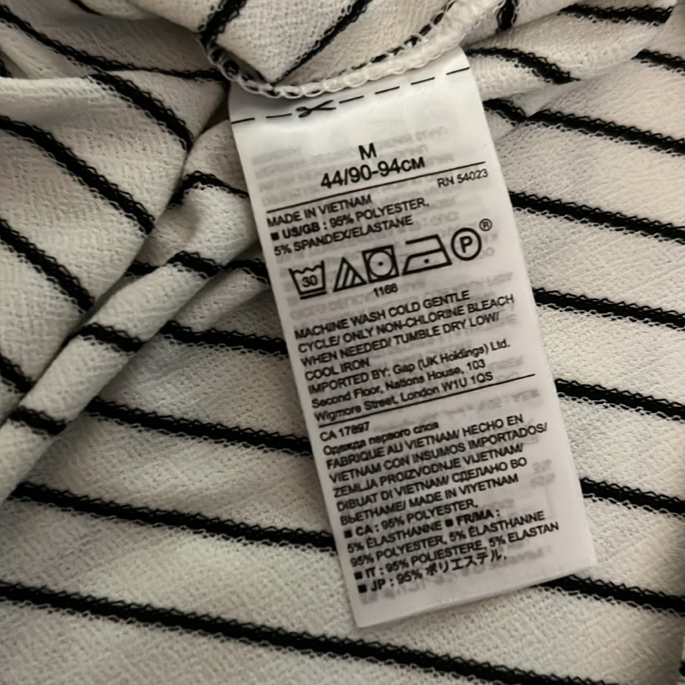 Banana Republic Off the Shoulder striped top - Picture 5 of 5